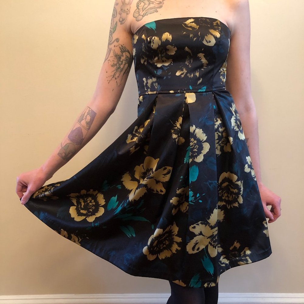 Guess strapless dress! Gold and teal floral. Thick, smooth, satisfying material!